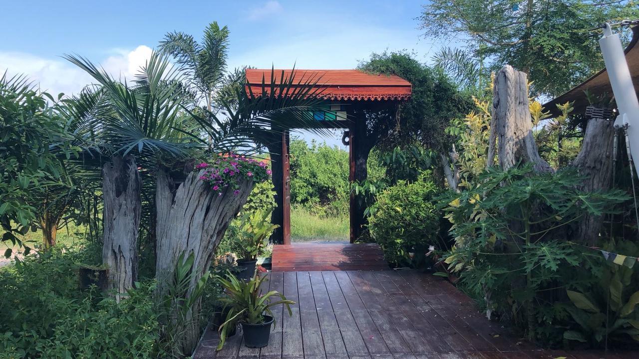 Hotel Tree Roots Retreat Rayong Esterno foto