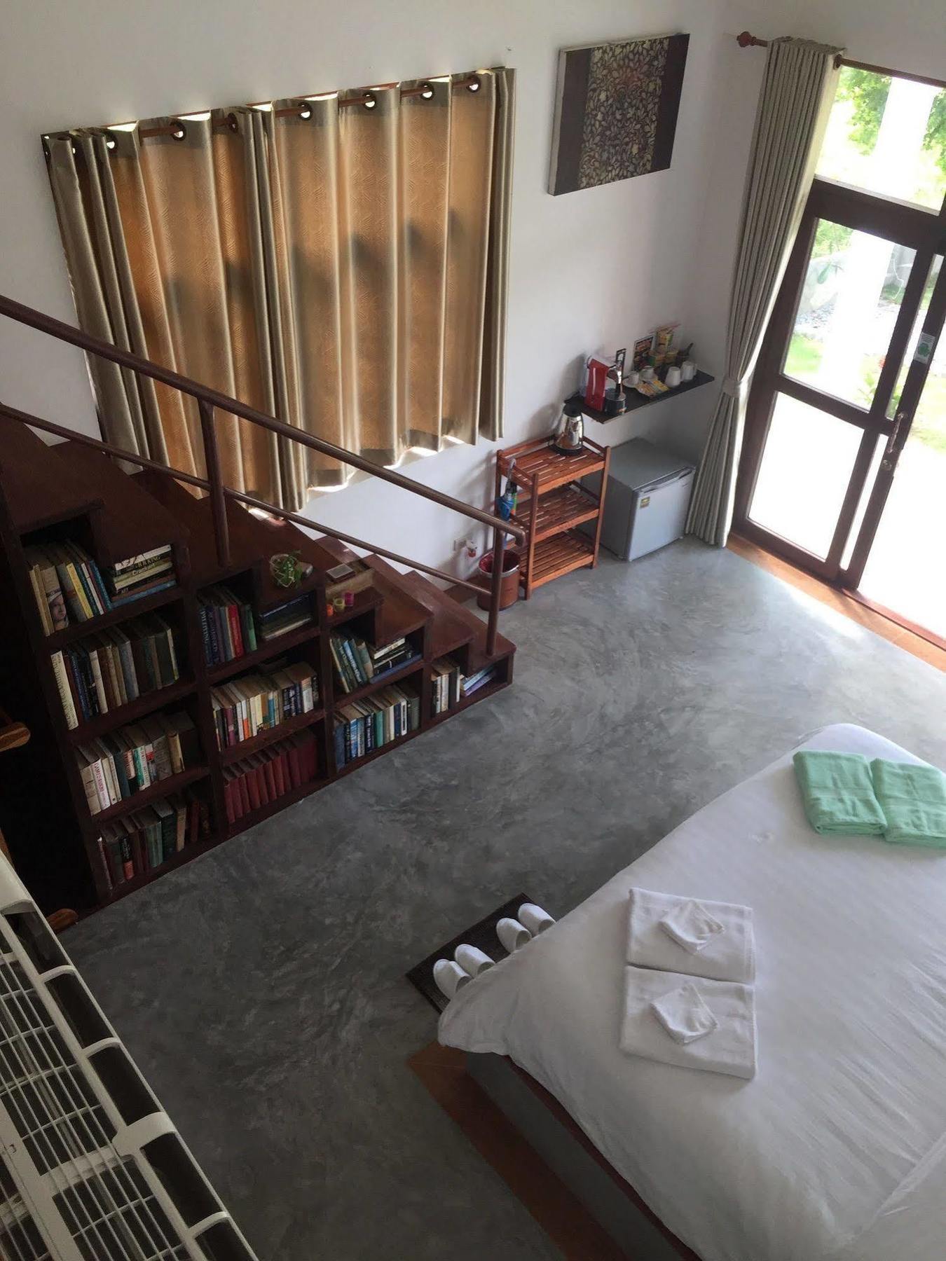 Hotel Tree Roots Retreat Rayong Esterno foto