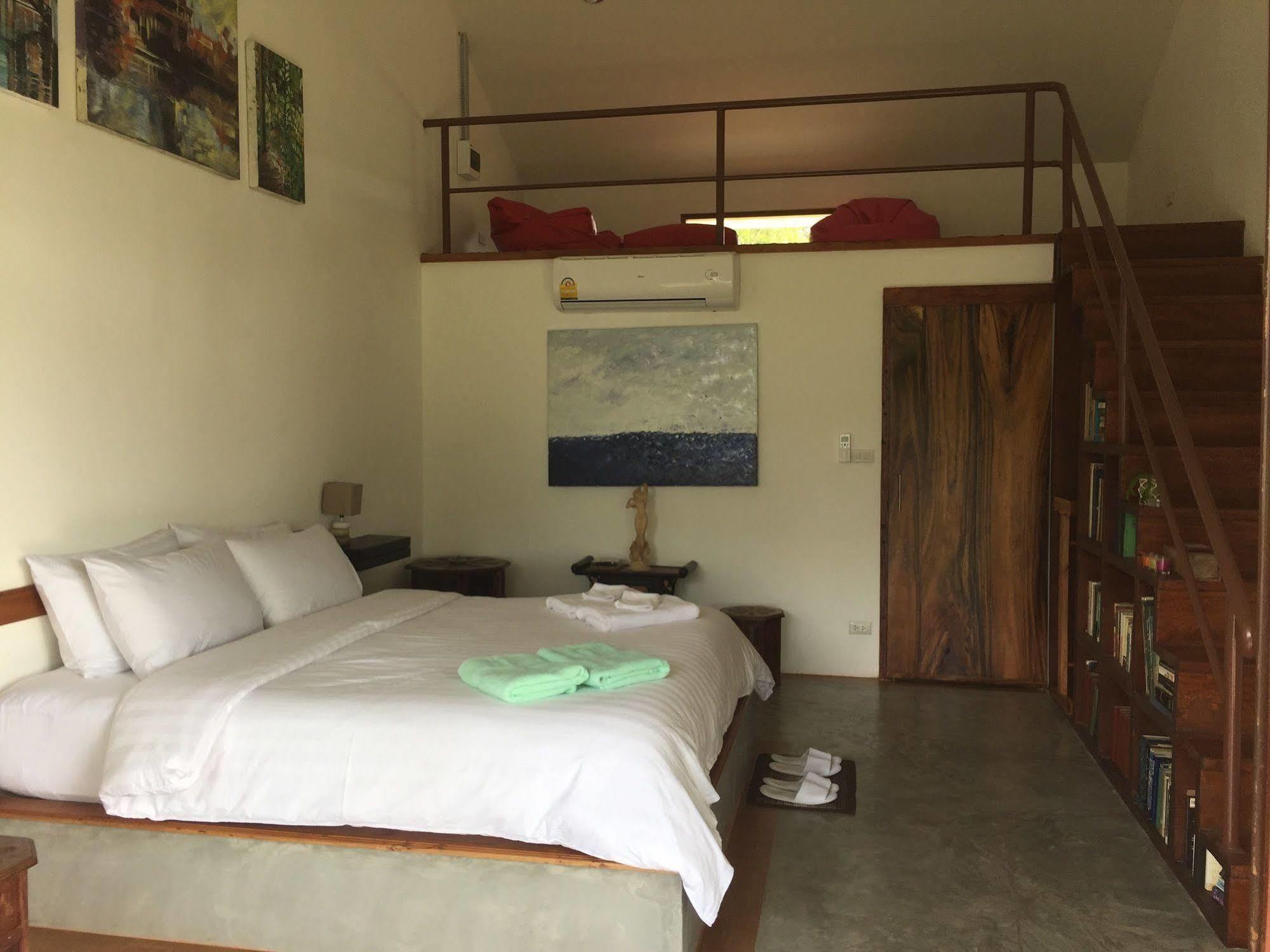 Hotel Tree Roots Retreat Rayong Esterno foto