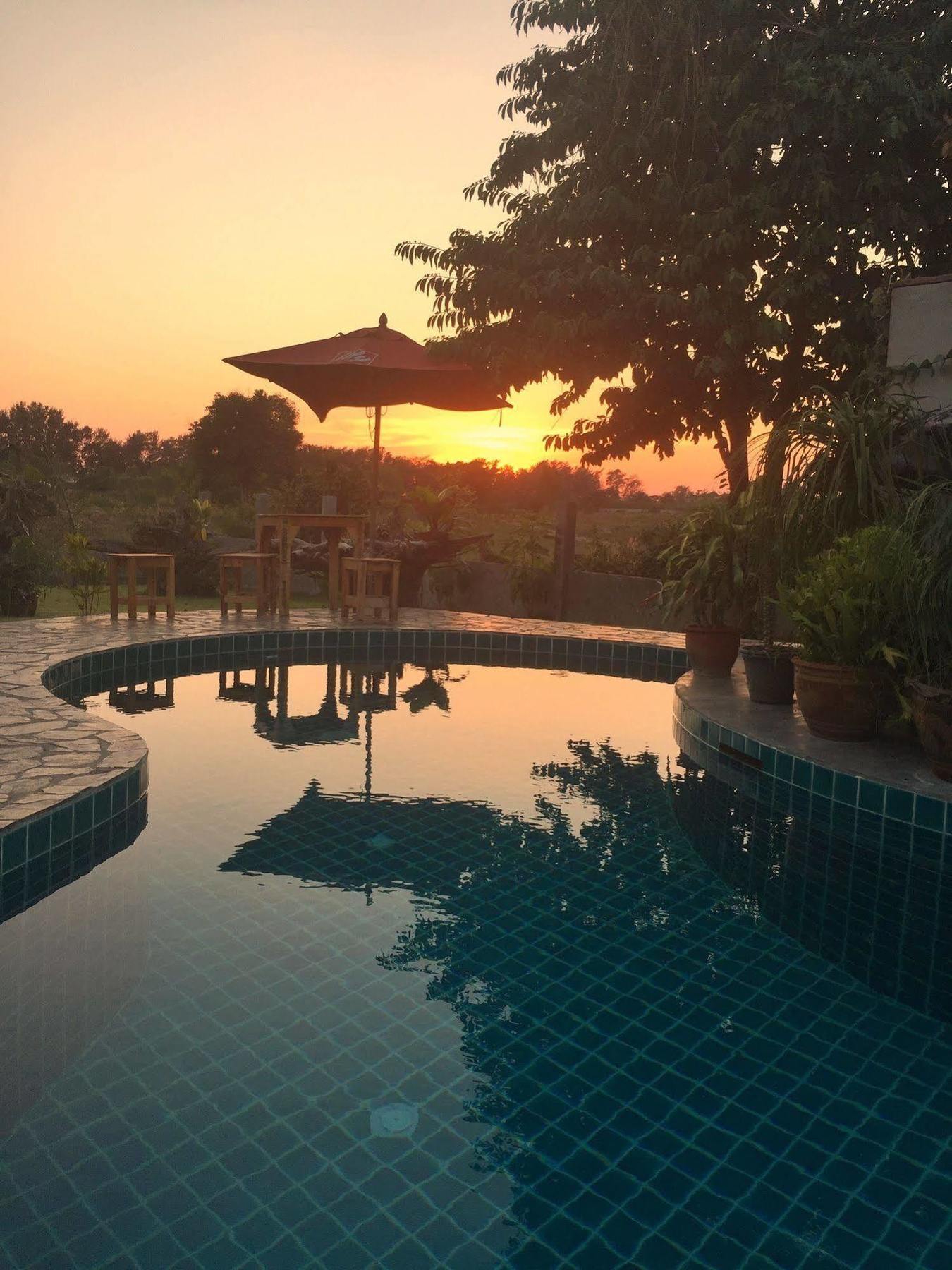 Hotel Tree Roots Retreat Rayong Esterno foto
