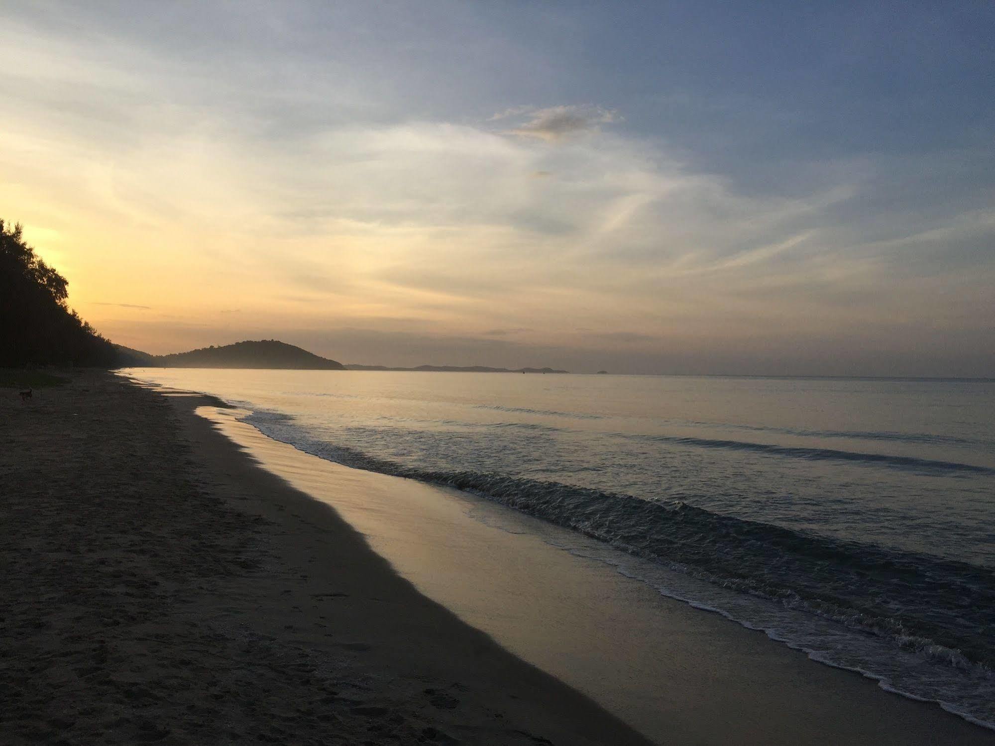 Hotel Tree Roots Retreat Rayong Esterno foto
