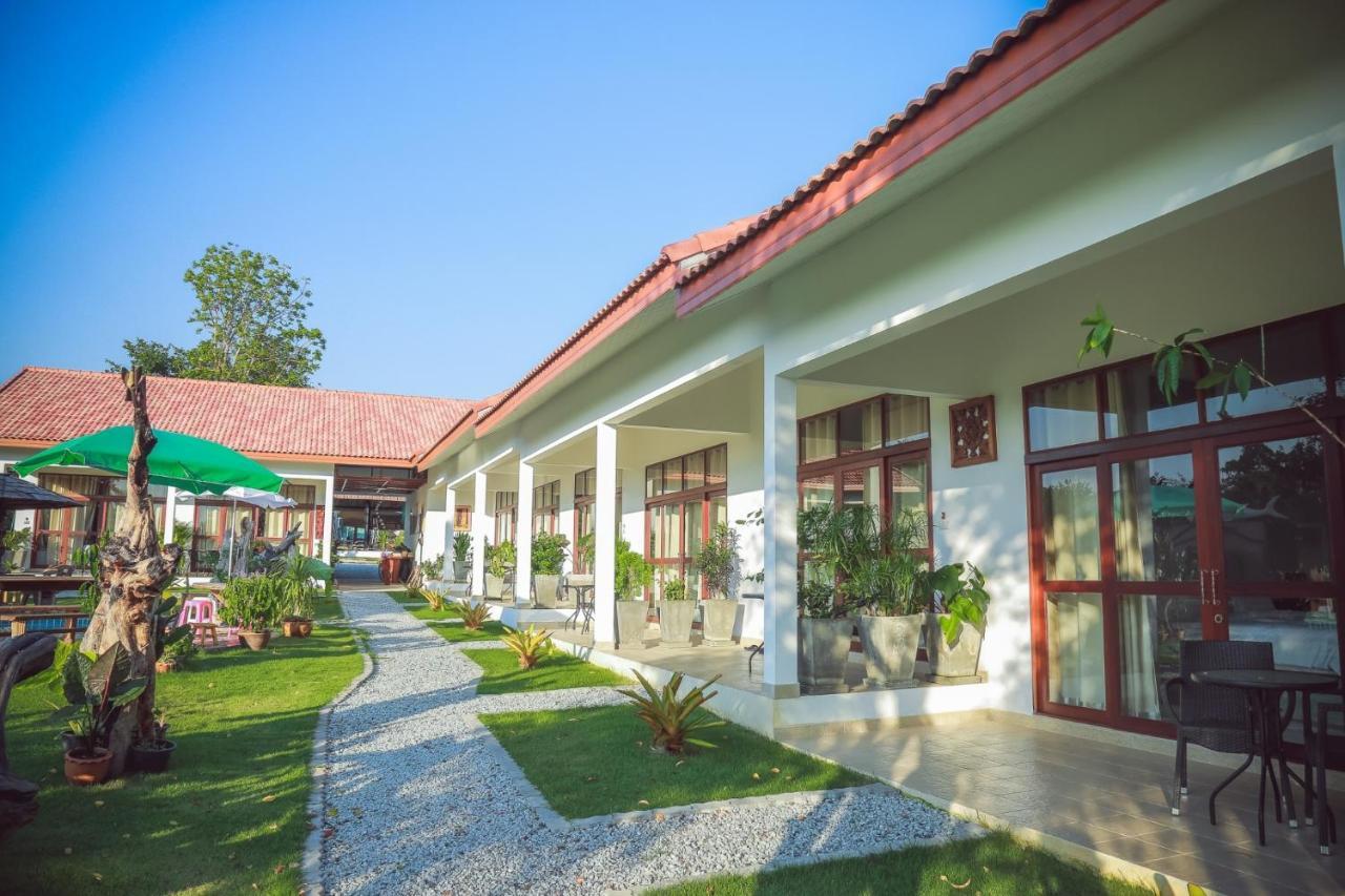 Hotel Tree Roots Retreat Rayong Esterno foto